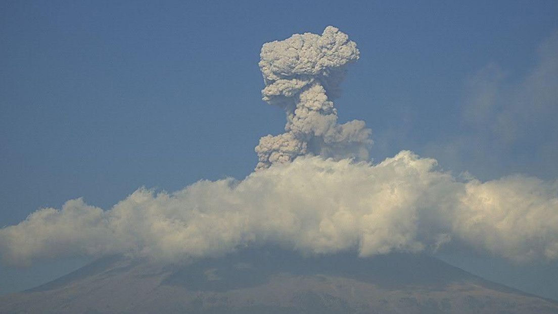 Cae ceniza en la ciudad mexicana de Puebla por la actividad del volcán Popocatépetl