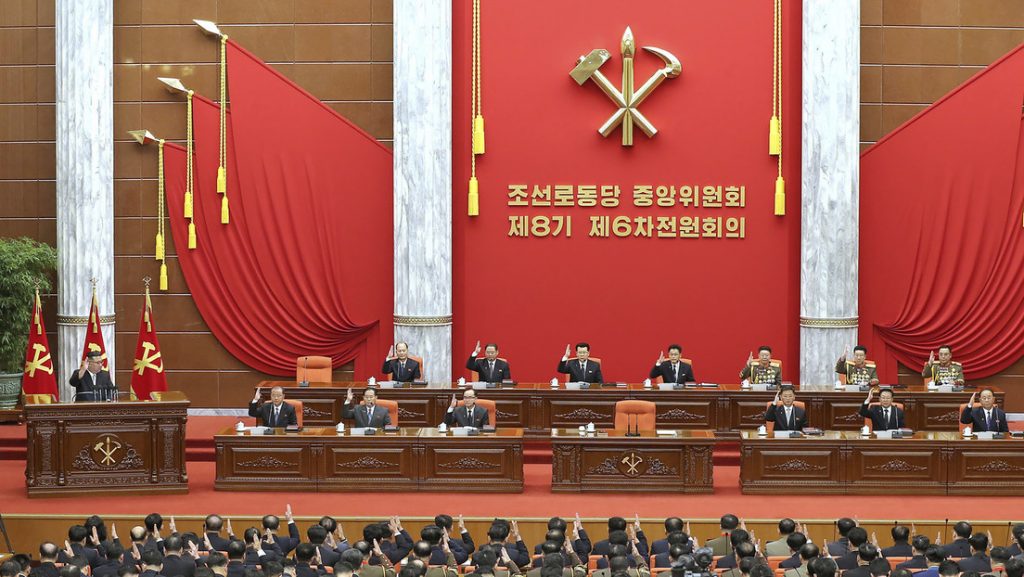 Kim Jong-un destituye al número 2 en la toma de decisiones militares