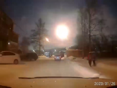 Un meteorito sobrevuela la ciudad siberiana de Krasnoyarsk y se estrella en las afueras