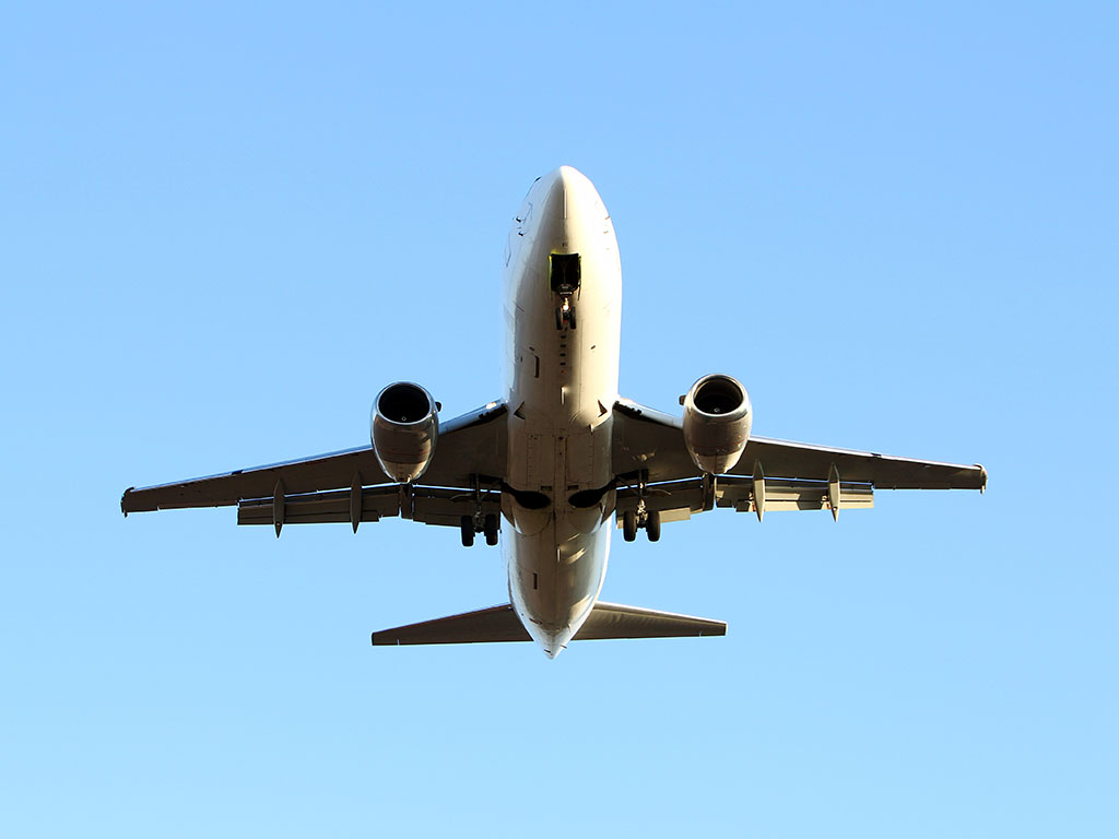 Un rayo alcanza el ala de un avión de pasajeros turco