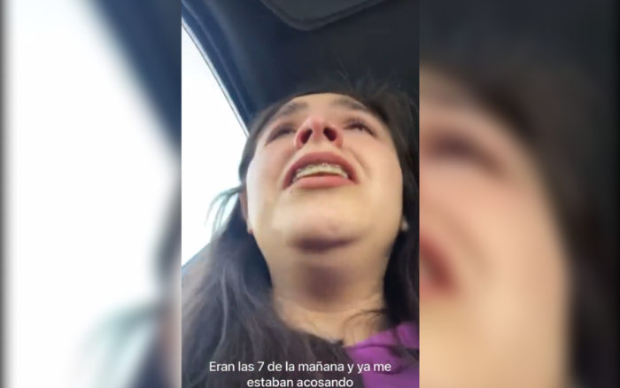 Una joven mexicana graba cómo la acosa un taxista