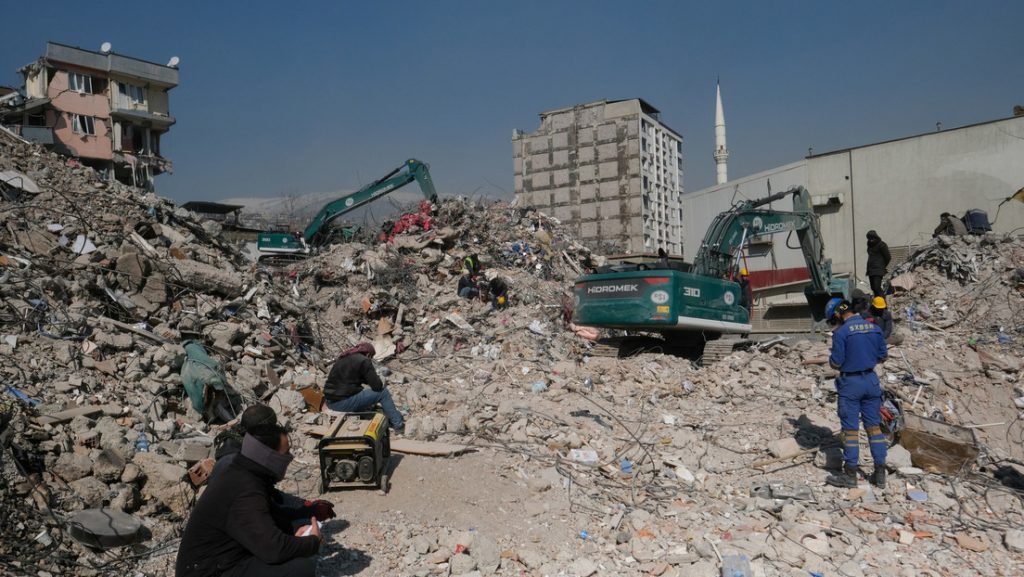 Científico que predijo los terremotos en Turquía anticipa dónde podrían ocurrir los siguientes sismos