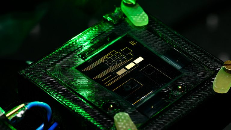 Crean un sensor de luz 'imposible' con una eficiencia del 200 %