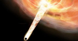 Descubren evidencias de un agujero negro supermasivo que escapa a gran velocidad de su galaxia de origen