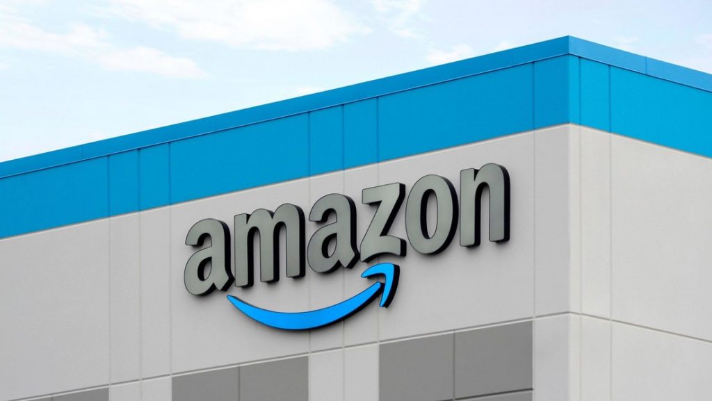 Despiden de Amazon a una joven por grabar en video su trabajo