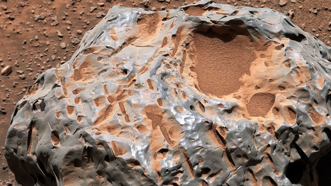 El róver Curiosity halla un meteorito en Marte