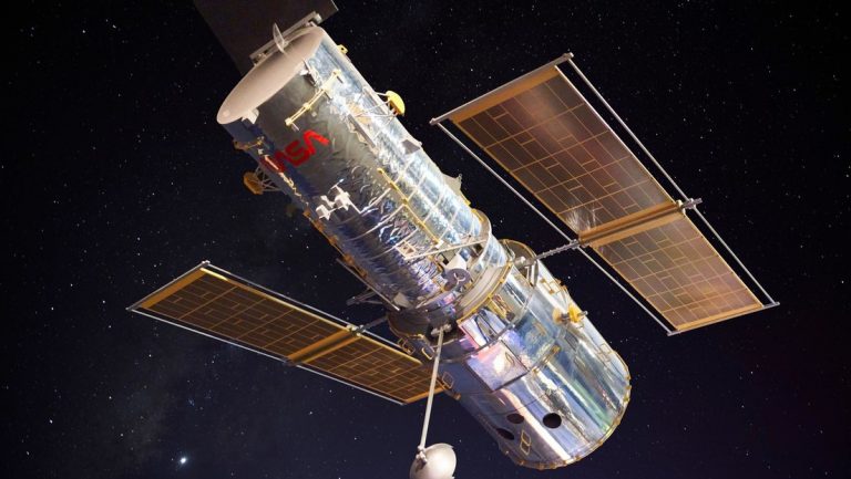 El telescopio Hubble capta tres galaxias en una "rara" fusión