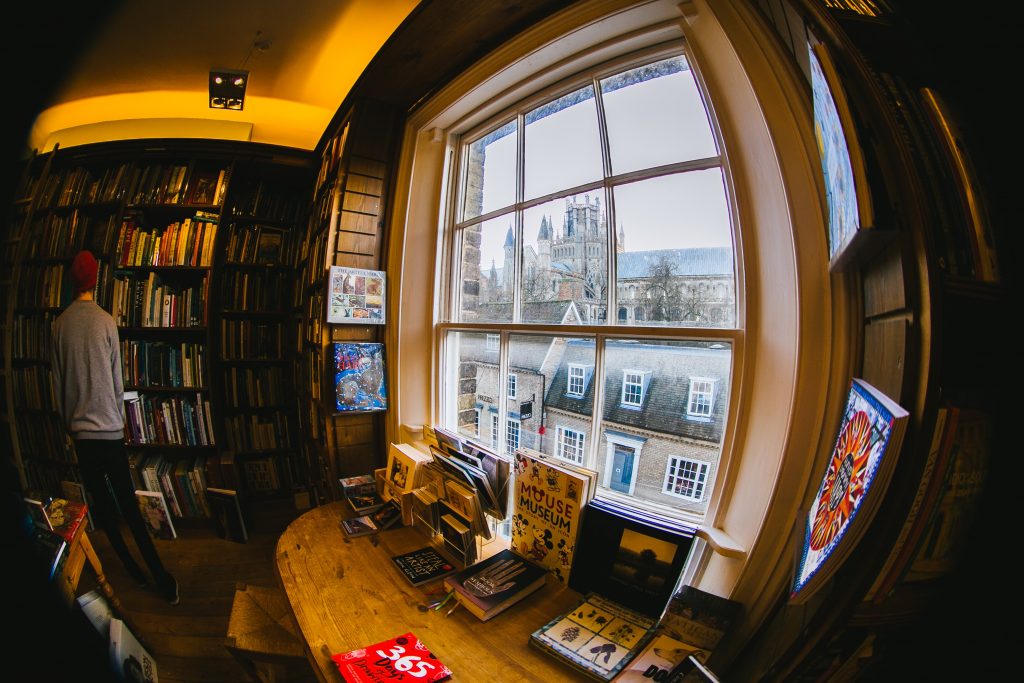 5 grandes ideas para integrar libreros a la decoración de la casa
