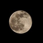 Captan cómo un meteorito se estrella contra la Luna