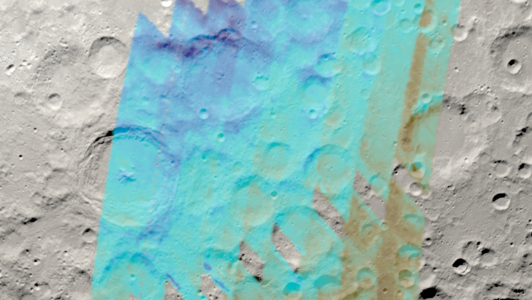 VIDEO: Crean un mapa sin precedentes de la distribución del agua en la Luna