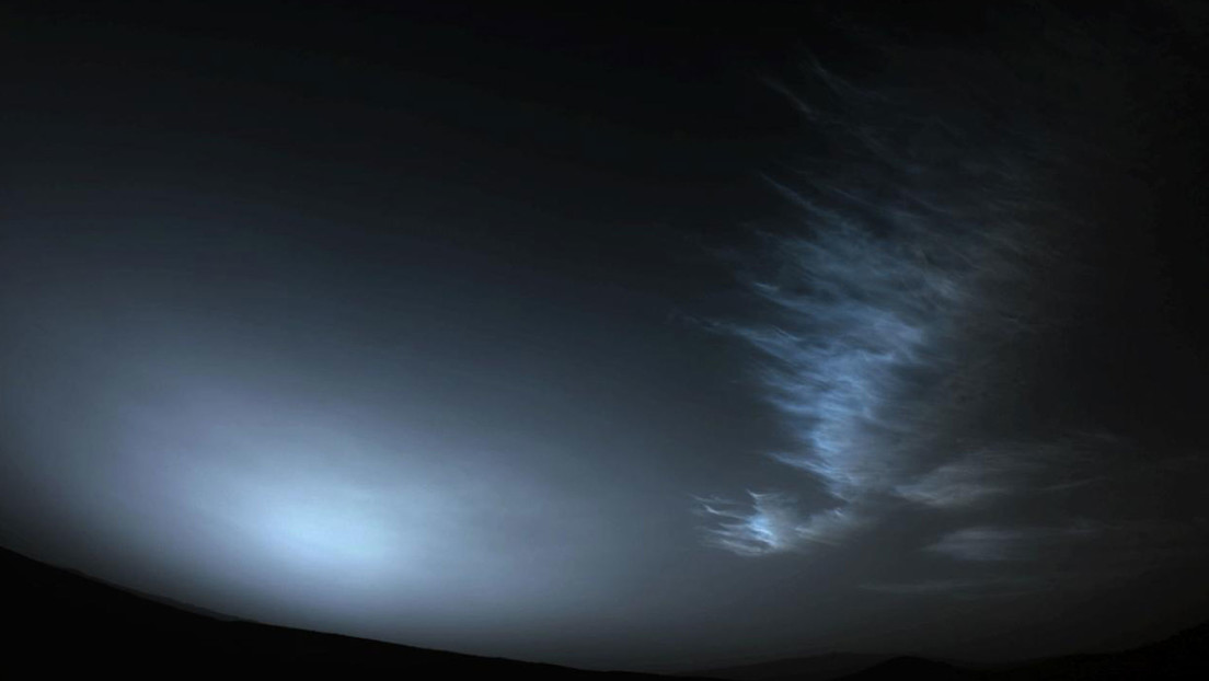 El róver Perseverance capta unas asombrosas nubes antes de un amanecer en Marte