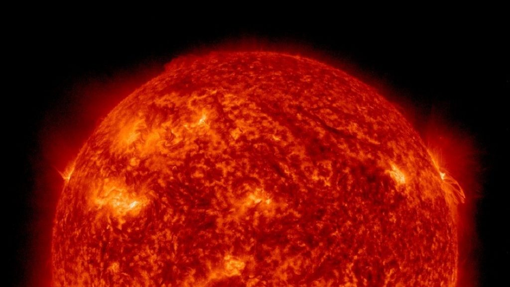 El Sol libera una potente llamarada