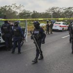 Matan a balazos a tres hombres a pocos metros de una comandancia de Policía en México