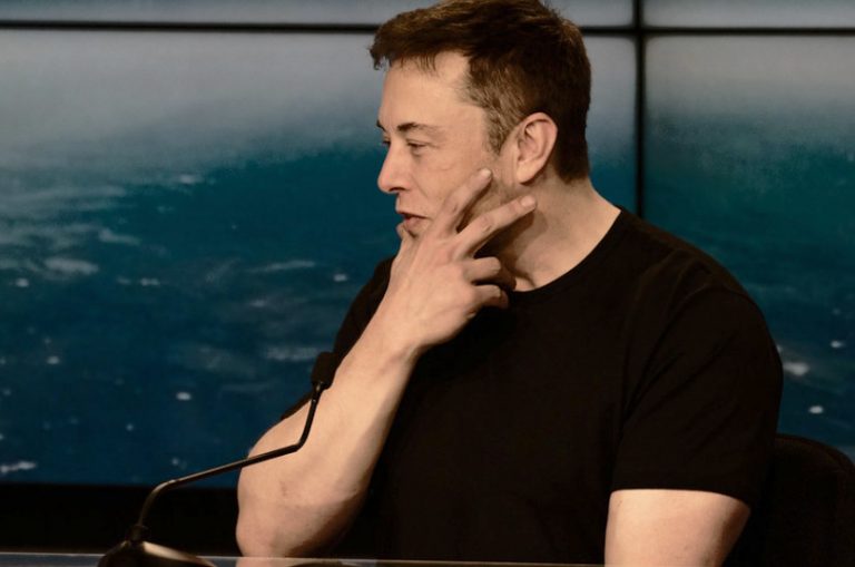Elon Musk en una conferencia