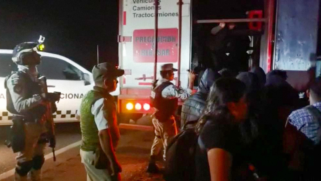 Encuentran a más de 200 migrantes hacinados en un camión abandonado en México (VIDEO)