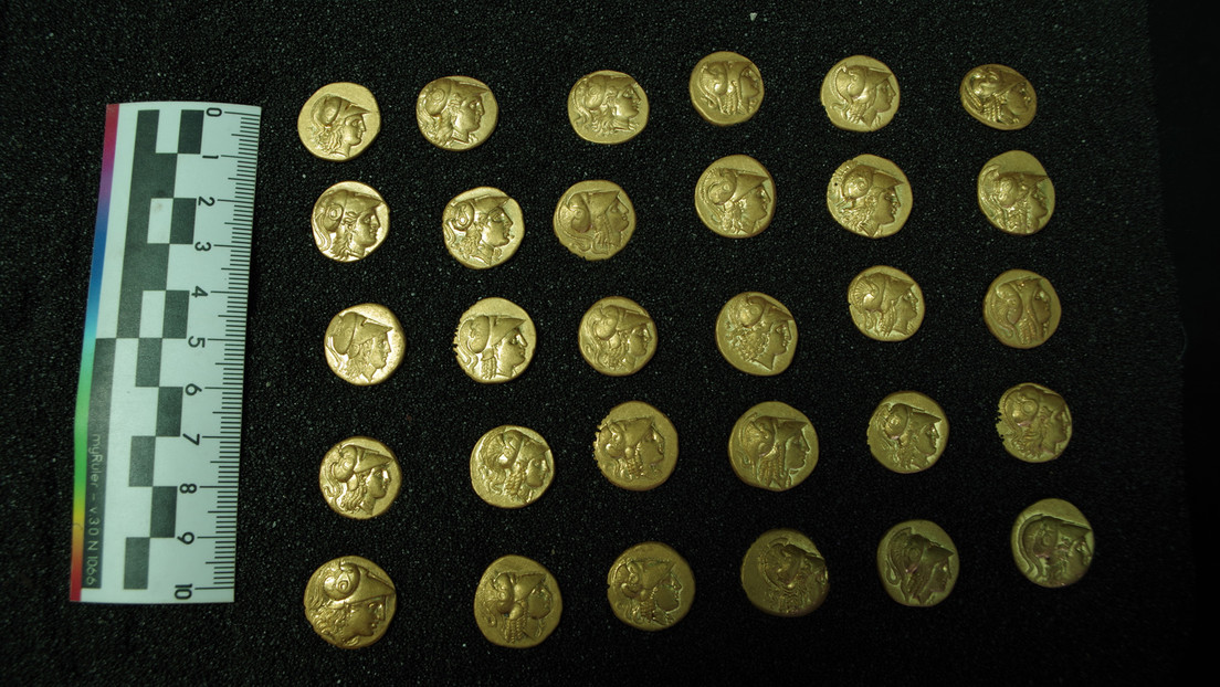 Encuentran en Crimea un tesoro de monedas de oro de la época de Alejandro Magno
