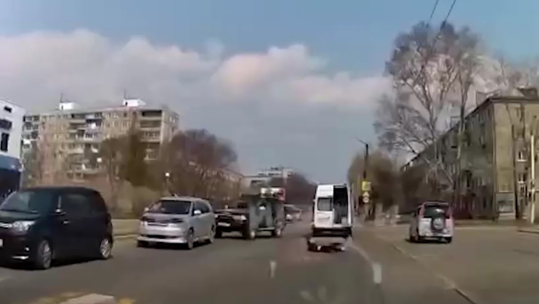 VIDEO: Un delincuente se escapa de una ambulancia en pleno traslado al hospital