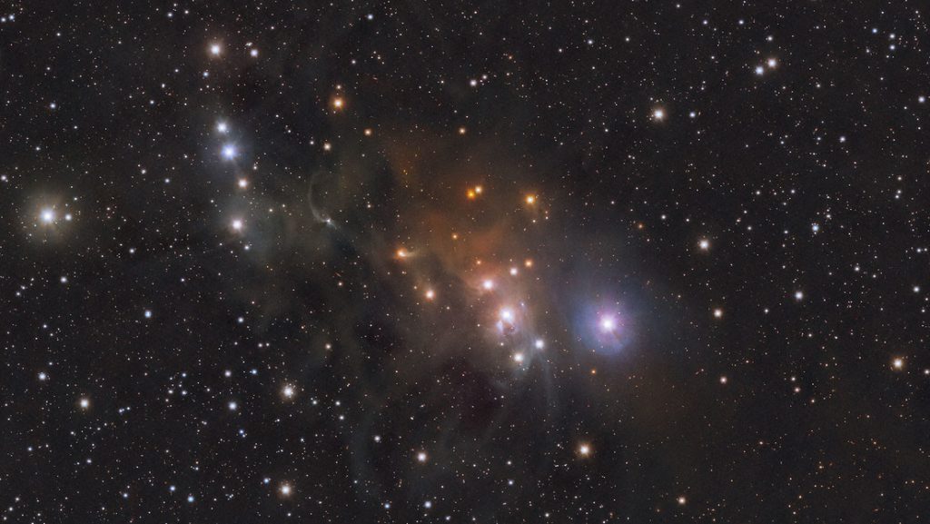 Detectan los brillantes colores de la Nube Camaleón a 522 años luz de la Tierra