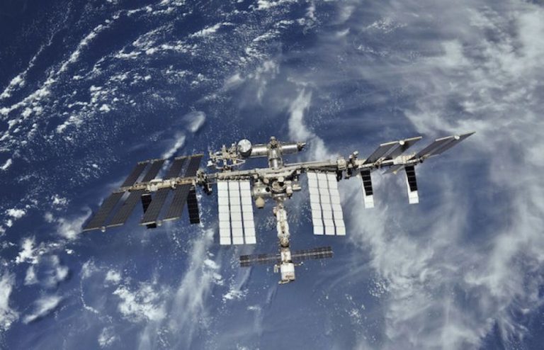 La NASA pierde el contacto con la EEI tras un apagón en Houston