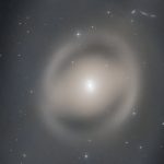 El Hubble capta a un 'fantasma' flotando a 44 millones de años luz de la Tierra
