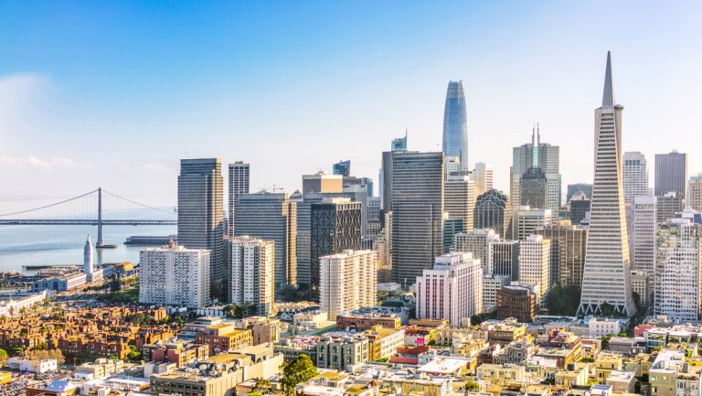 Élites de Silicon Valley compran numerosos terrenos agrícolas para construir una ciudad desde cero en EE.UU.