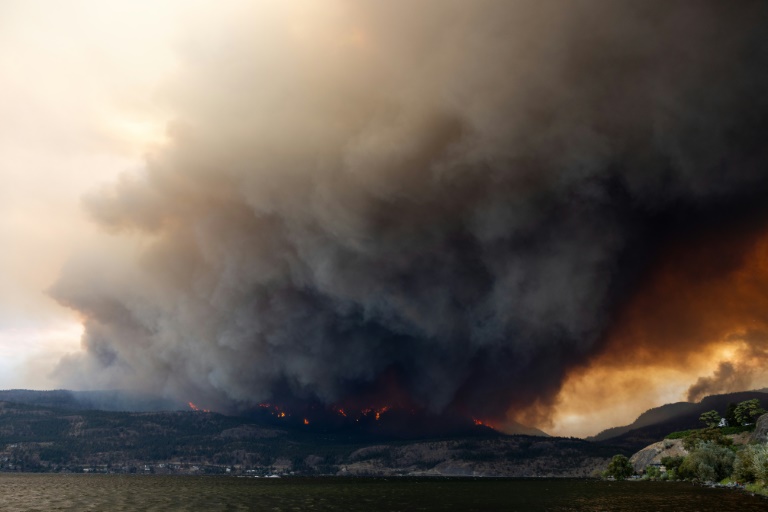 Facebook restringe el acceso a noticias durante grave crisis de incendios en Canadá