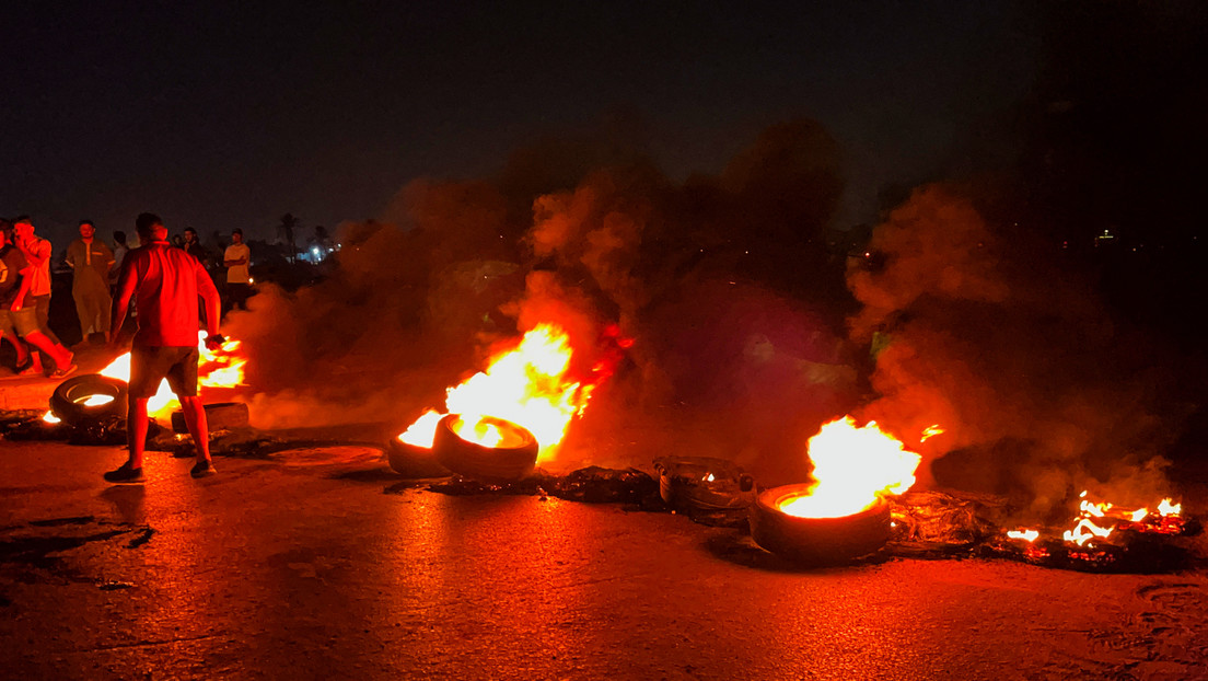 Manifestantes en Libia irrumpen en el edificio del Ministerio de Exteriores en Trípoli (VIDEO)