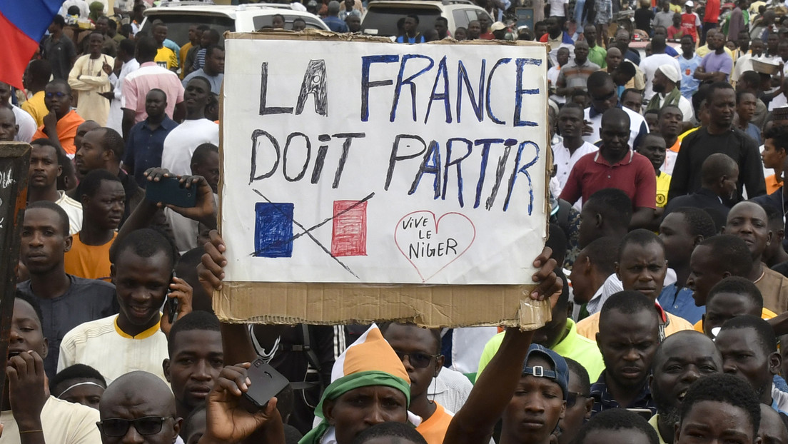 París insta a los rebeldes de Níger a "tomarse en serio" la amenaza de una intervención militar
