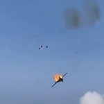 Un caza se estrella contra un aparcamiento durante un espectáculo aéreo en EE.UU.