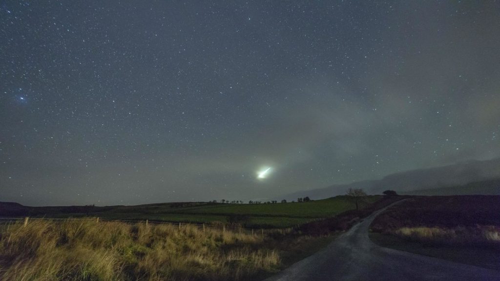 Una bola de fuego verde atraviesa el cielo nocturno de Florida