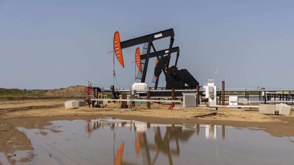 California demanda a cinco gigantes petroleros por contribuir a la crisis climática