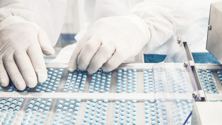 ¿Cómo podría la IA ayudar a la industria farmacéutica a crear nuevos medicamentos?