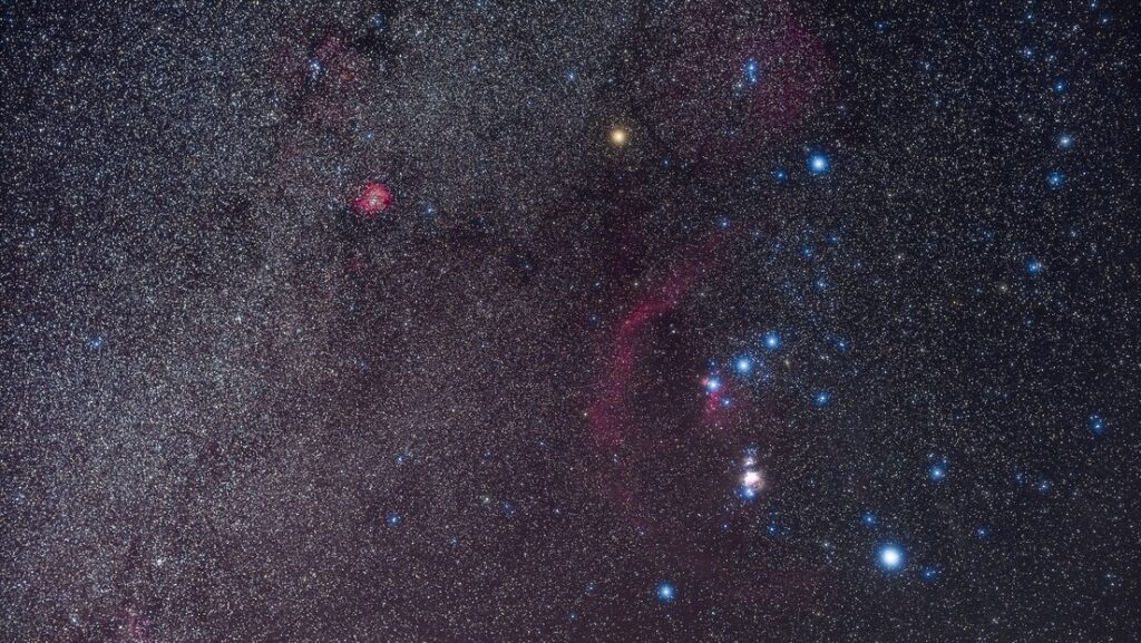 Detectan señales de un complejo y caótico sistema estelar triple