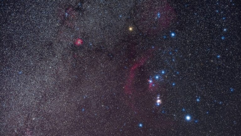 Detectan señales de un complejo y caótico sistema estelar triple