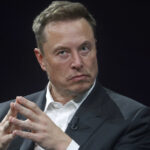 El asesor de Zelenski afirma que Elon Musk está "cometiendo y fomentando el mal"