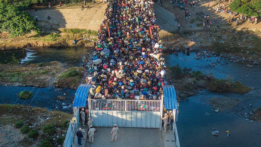 El presidente de República Dominicana ordena el cierre total de la frontera con Haití