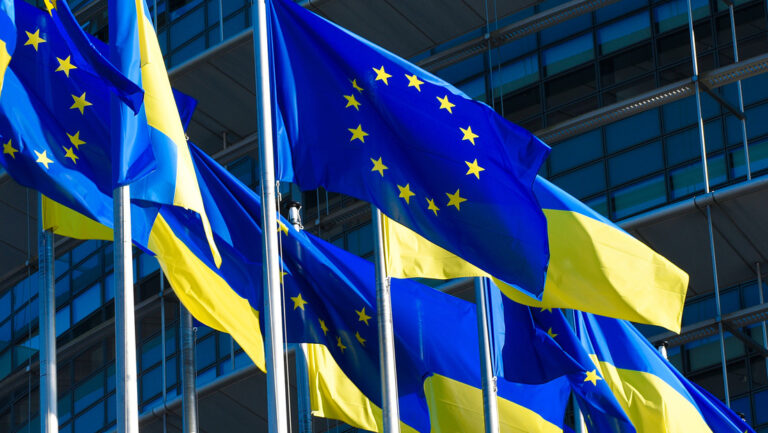 La UE insta a Polonia, Hungría y Eslovaquia a ser "constructivos" respecto al grano ucraniano