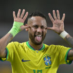 Neymar supera a Pelé como máximo goleador histórico de Brasil