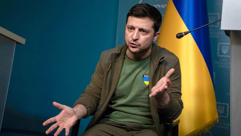 Preguntan por la corrupción en Ucrania y Zelenski afirma que no es dinero de Occidente