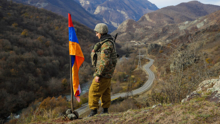 Putin: Armenia reconoció de facto la soberanía de Azerbaiyán sobre Nagorno Karabaj