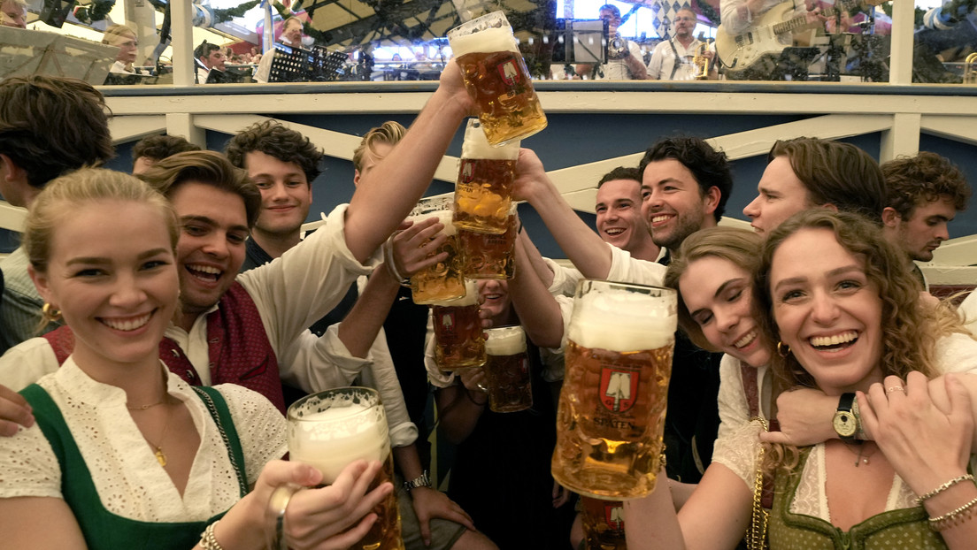 ¿Oktoberfest al estilo nazi?: investigan en Alemania un video de festivaleros haciendo saludo hitleriano