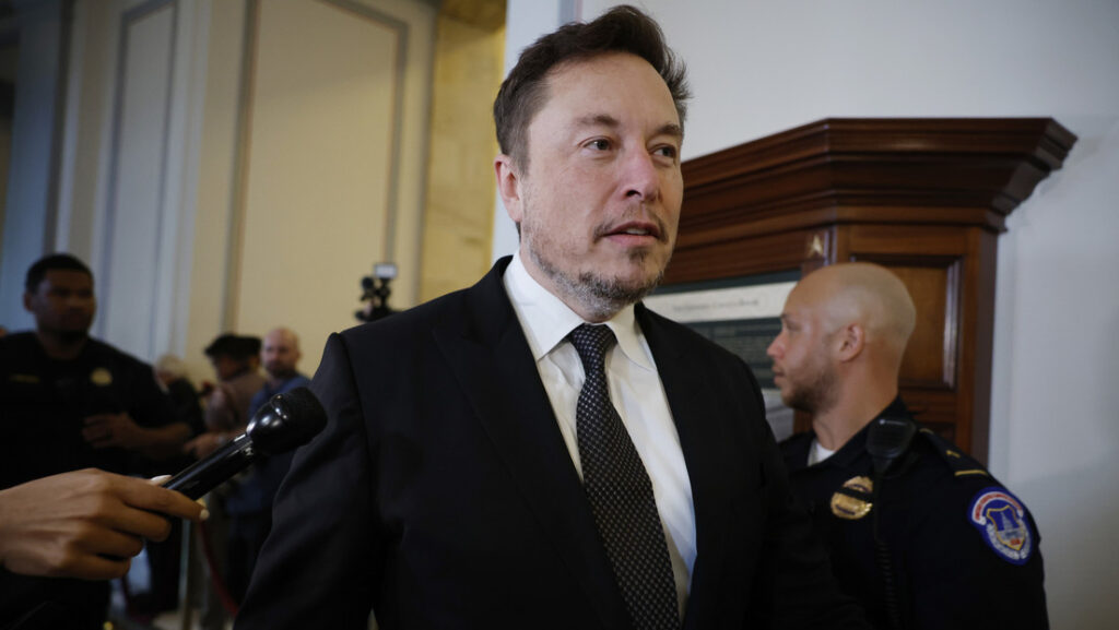 Elon Musk pierde más de 16.000 millones de dólares en un día