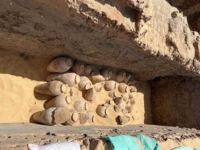 FOTOS: Descubren jarras con restos de vino de 5.000 años de antiguedad en Egipto