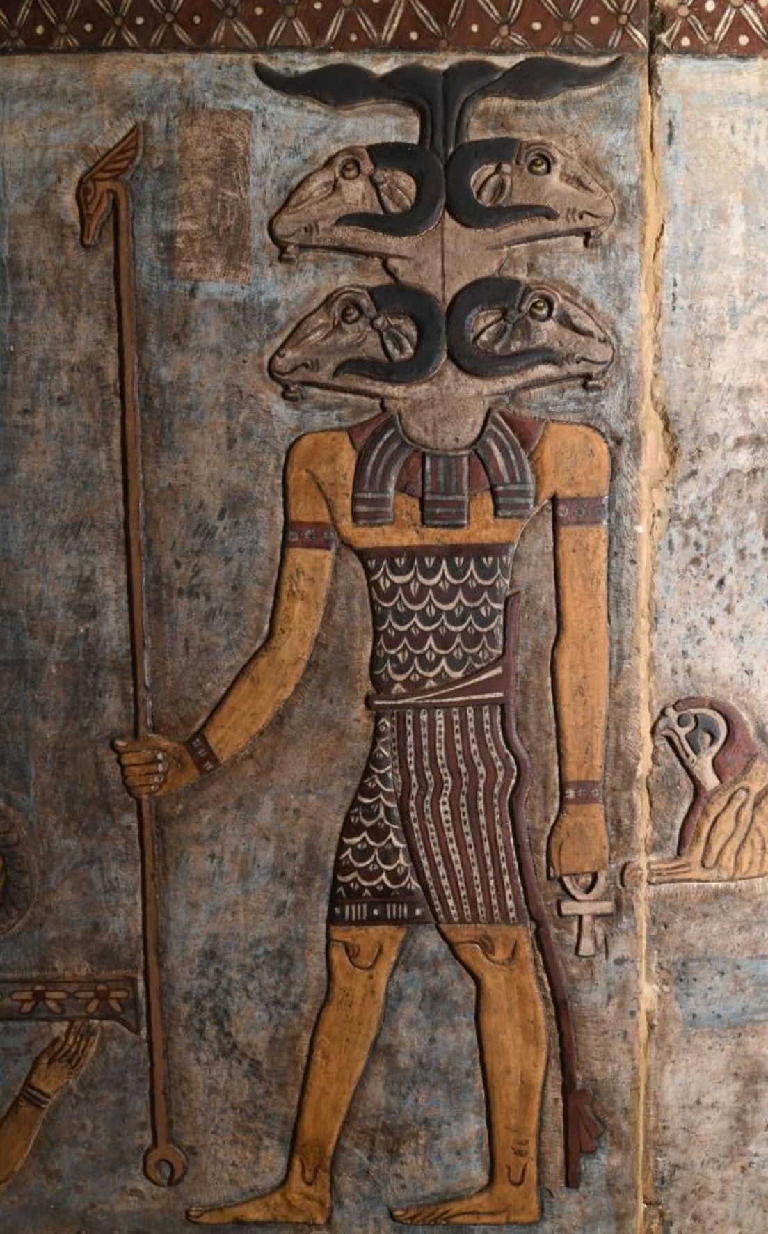 Recuperan pinturas astronómicas en el techo de un antiguo templo egipcio