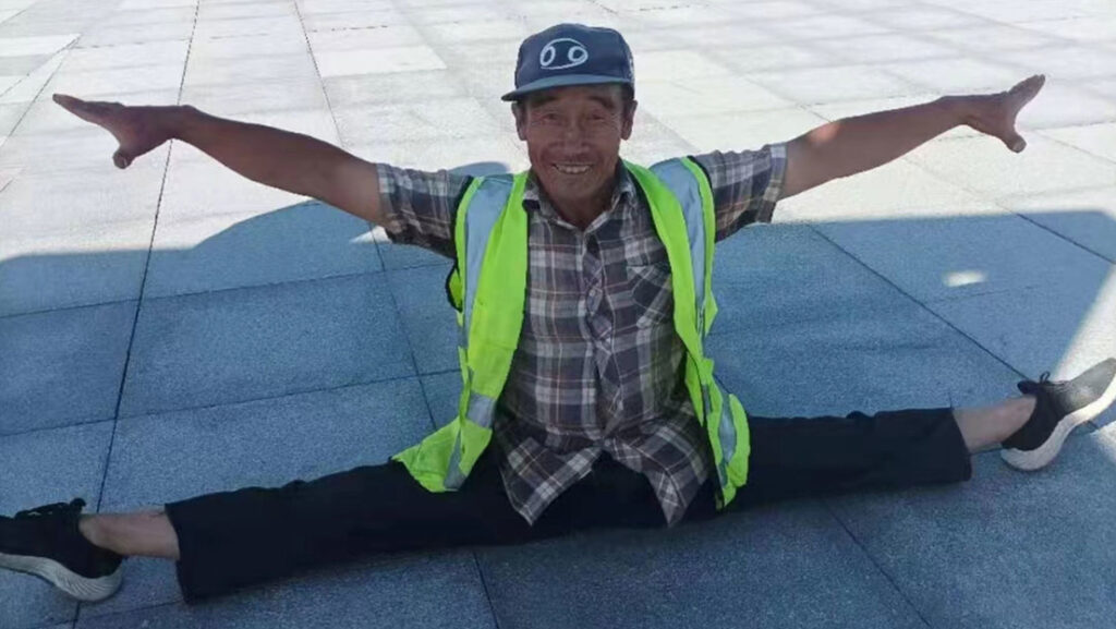 De limpiador de calles a bailarín: un hombre de 63 años cumple el sueño de toda su vida