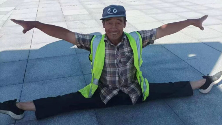 De limpiador de calles a bailarín: un hombre de 63 años cumple el sueño de toda su vida