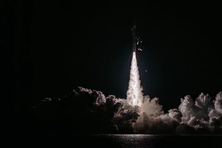 China coloca en órbita un satélite de prueba de Internet