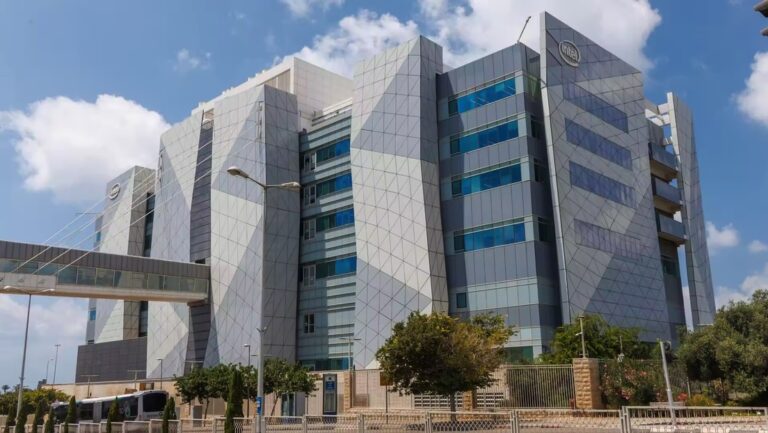 Israel otorga 3.200 millones de dólares a Intel para ampliar la producción de chips