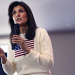 Nikki Haley evita culpar a la esclavitud por la Guerra Civil y luego tiene que dar explicaciones
