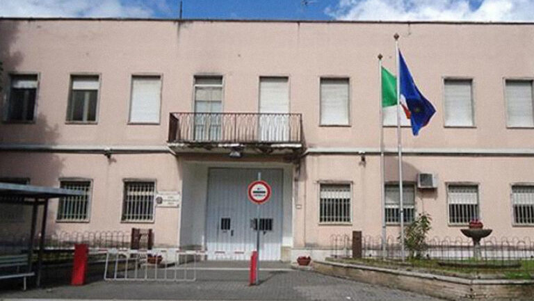 Prefiere pasar la Navidad entre rejas antes que solo y pide ser encarcelado